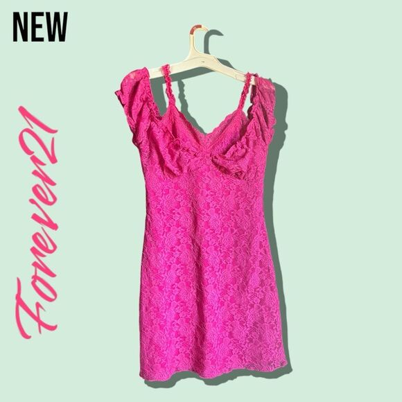 New NWT Forever 21 Pink Lace Mini Dress - Small - Picture 1 of 5